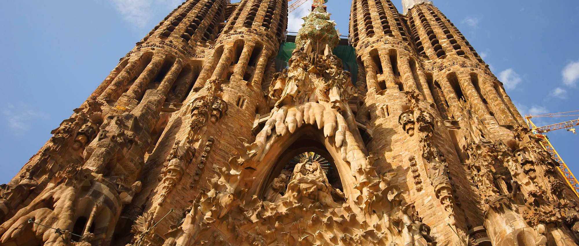 Fachada del Nacimiento de la basílica de la Sagrada Família en Barcelona